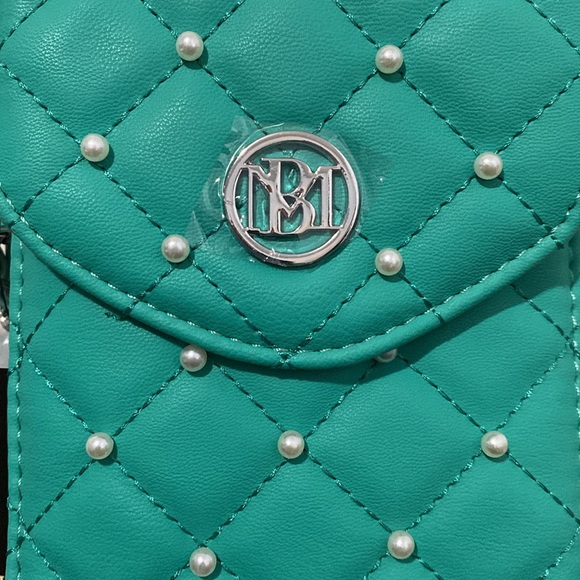 Badgley Mischka Crossbody Phone Case with Diamond Quilting and Pearls NWT - Picture 2 of 5